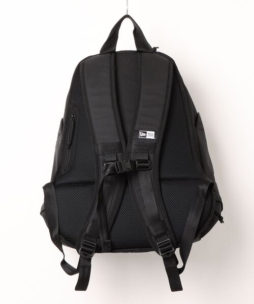 and it_(アンドイット)の「NEWERA ニューエラ スポーツパック 31L(バックパック/リュック・メンズ・ブラック・FREE)」の2枚目の写真