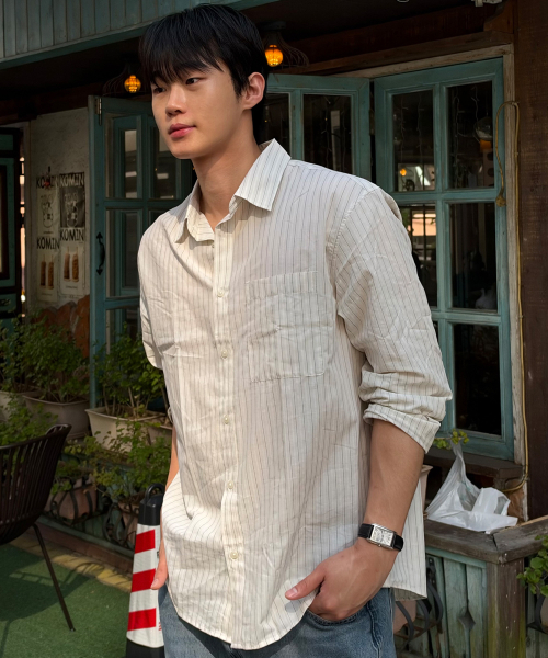 MINDBRIDGE（マインドブリッジ）の「[COUTURE] ストライプ オーバーサイズ 長袖 ポケット付きシャツ - 全3色（シャツ/ブラウス・メンズ・ダークベージュ/クリーム/ライトブルー・105/110/100/95）」の4枚目の写真