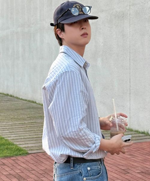 MINDBRIDGE（マインドブリッジ）の「[COUTURE] ストライプ オーバーサイズ 長袖 ポケット付きシャツ - 全3色（シャツ/ブラウス・メンズ・ダークベージュ/クリーム/ライトブルー・105/110/100/95）」の11枚目の写真