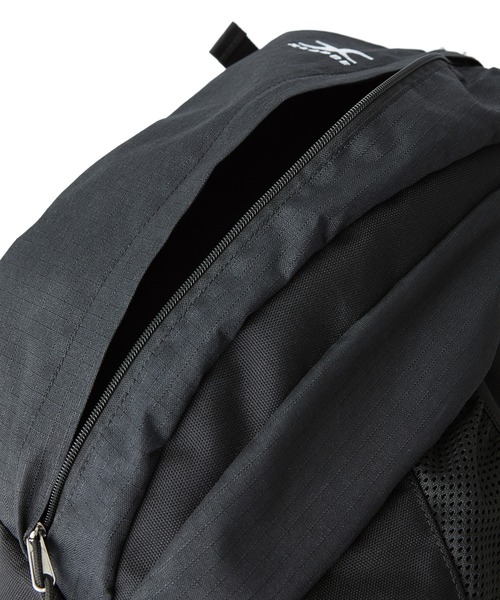 XLARGE(エクストララージ)の「FRONT ZIP POCKET BACKPACK(バックパック/リュック・メンズ・ブラック/ウッドランド・ONE SIZE)」の10枚目の写真