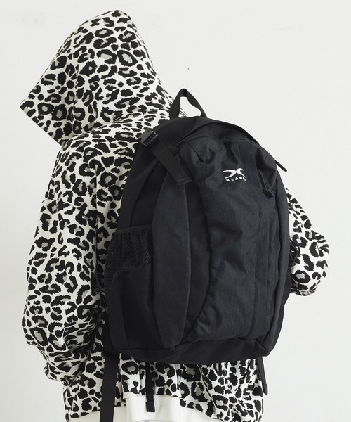 XLARGE(エクストララージ)の「FRONT ZIP POCKET BACKPACK(バックパック/リュック・メンズ・ブラック/ウッドランド・ONE SIZE)」の3枚目の写真