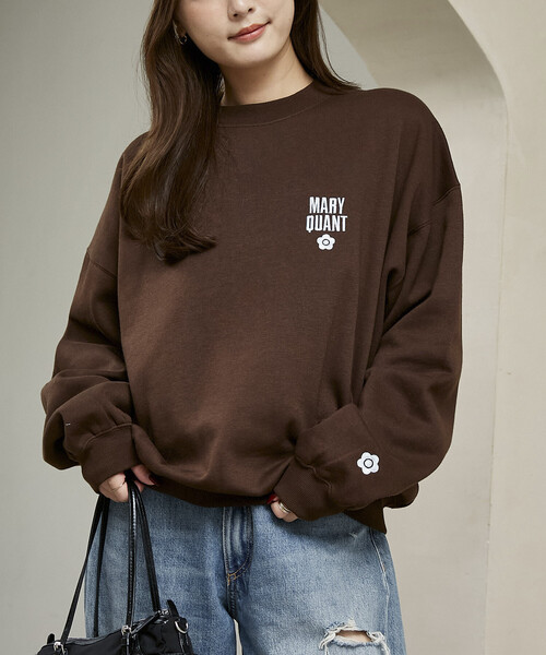 MARY QUANT(マリークワント)の「MARY QUANT × PUBLUX/マリークワント <ユニセックス>別注 裏起毛 クルーネック ロゴ スウェット プルオーバー 限定展開(スウェット・メンズ・グレー/ブラック/ブラウン/サックスブルー・SMALL/LARGE/MEDIUM)」の15枚目の写真