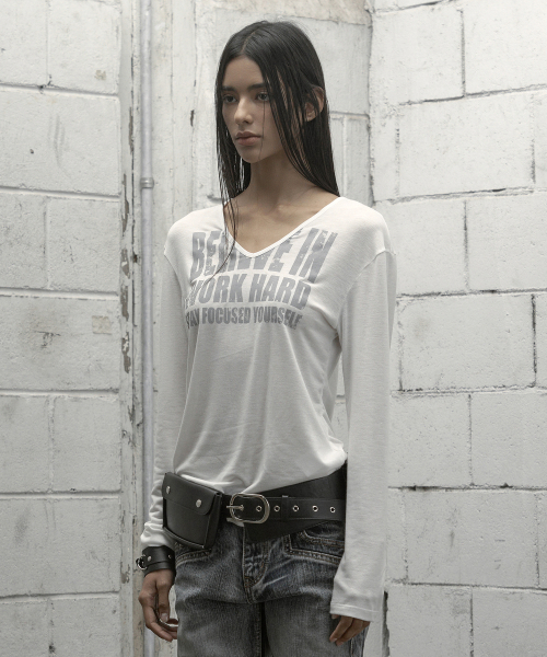 ROCKCAKE(ロックケーキ)の「Believe Vネックトップ - ホワイト(Tシャツ/カットソー・レディース・その他・SMALL)」の3枚目の写真