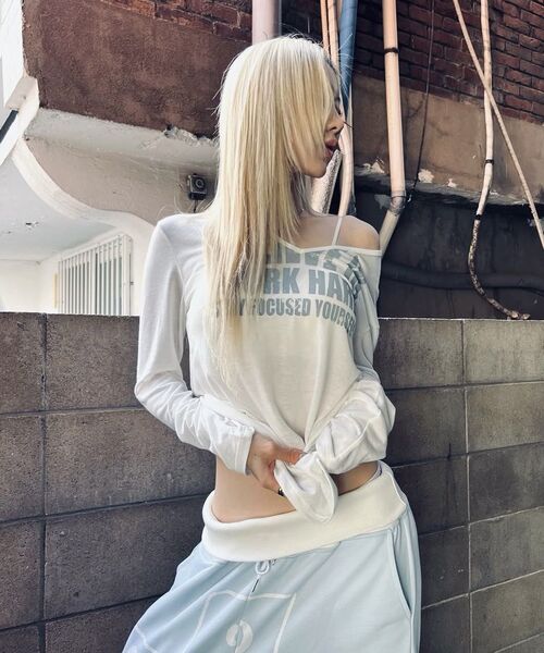 ROCKCAKE(ロックケーキ)の「Believe Vネックトップ - ホワイト(Tシャツ/カットソー・レディース・その他・SMALL)」の9枚目の写真