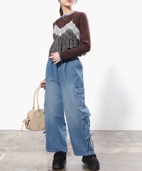 Honeys(ハニーズ)の「リボン付カーゴパンツ(デニムパンツ・レディース・ライトインディゴブルー/グレー/ワンウォッシュ・3L/S/L/SS/LL/M)」の8枚目の写真