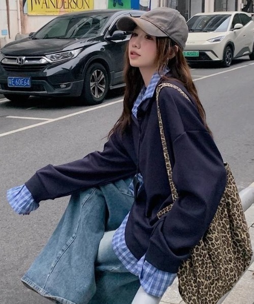 AVYL(アヴィル)の「チェックシャツドッキング ハーフジップスウェット(スウェット・レディース・グレー/ネイビー・M)」の1枚目の写真