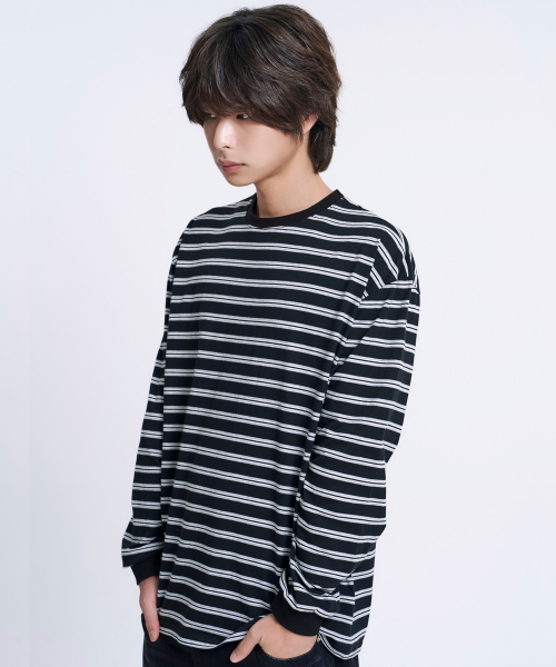 MOOVN(ムブン)の「ダブルストライプ ロングスリーブ Tシャツ ブラック(Tシャツ/カットソー・レディース・その他・SMALL/MEDIUM/LARGE)」の2枚目の写真