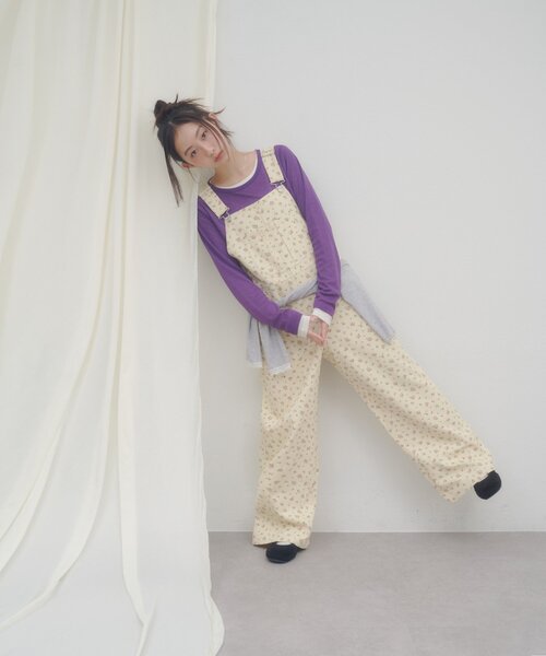 DISCOAT(ディスコート)の「【umm.】リボンポケット花柄サロペット(サロペット/オーバーオール・レディース・アイボリー/ネイビー・FREE)」の11枚目の写真