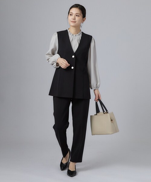 SHOO・LA・RUE(シューラルー)の「【セレモニー/通勤/S-3L】カットジョーゼットテーパードパンツ(その他パンツ・レディース・ネイビー/ナチュラル/ブラック・01/02/03/04/05)」の7枚目の写真
