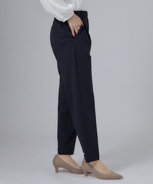 SHOO・LA・RUE(シューラルー)の「【セレモニー/通勤/S-3L】カットジョーゼットテーパードパンツ(その他パンツ・レディース・ネイビー/ナチュラル/ブラック・01/02/03/04/05)」の19枚目の写真