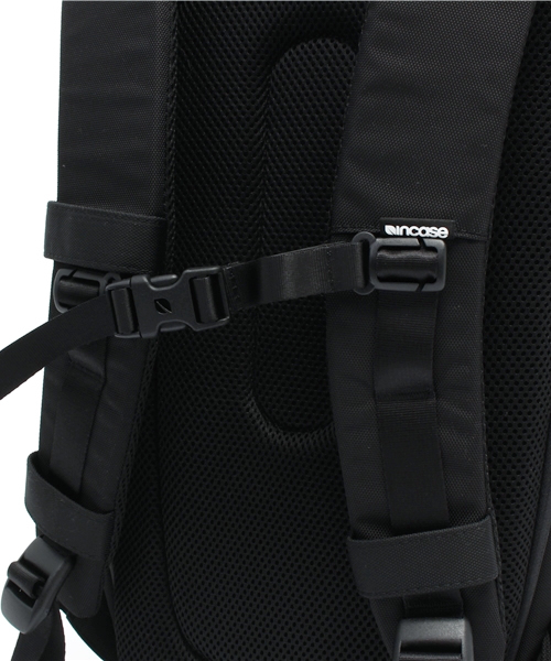 incase（インケース）の「CL58068 DSLR Pro Pack Nylon（バックパック/リュック・メンズ・ブラック・ONE SIZE）」の10枚目の写真