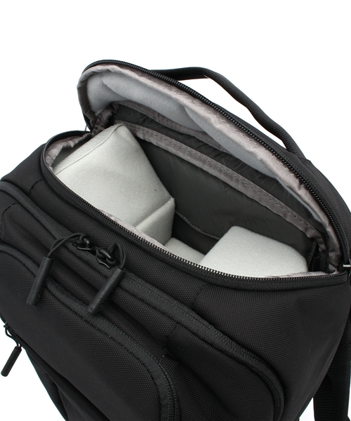 incase（インケース）の「CL58068 DSLR Pro Pack Nylon（バックパック/リュック・メンズ・ブラック・ONE SIZE）」の8枚目の写真