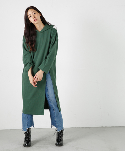 MOUSSY（マウジー）の「SLIT LONG HOODIE J（ワンピース・レディース・グリーン/トップグレー/ブラック・FREE）」の3枚目の写真