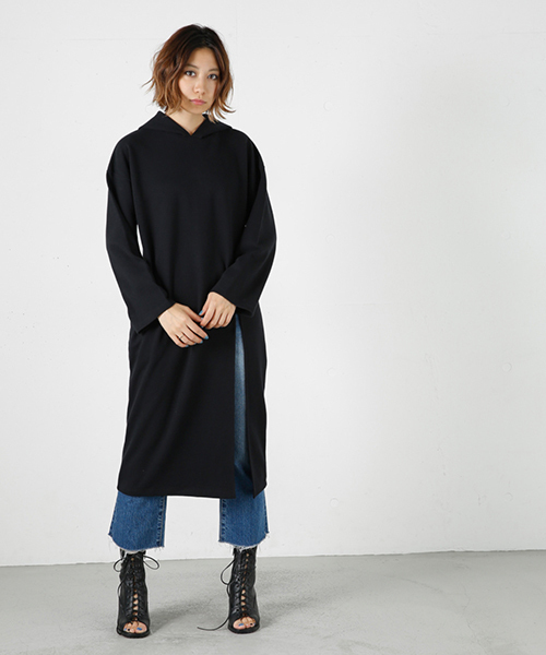 MOUSSY（マウジー）の「SLIT LONG HOODIE J（ワンピース・レディース・グリーン/トップグレー/ブラック・FREE）」の2枚目の写真