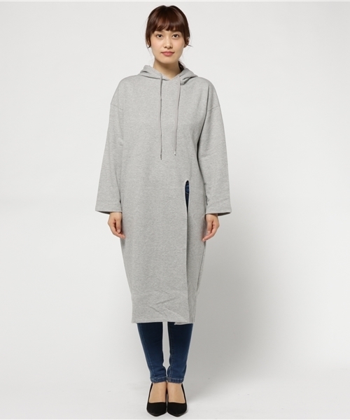 MOUSSY（マウジー）の「SLIT LONG HOODIE J（ワンピース・レディース・グリーン/トップグレー/ブラック・FREE）」の4枚目の写真