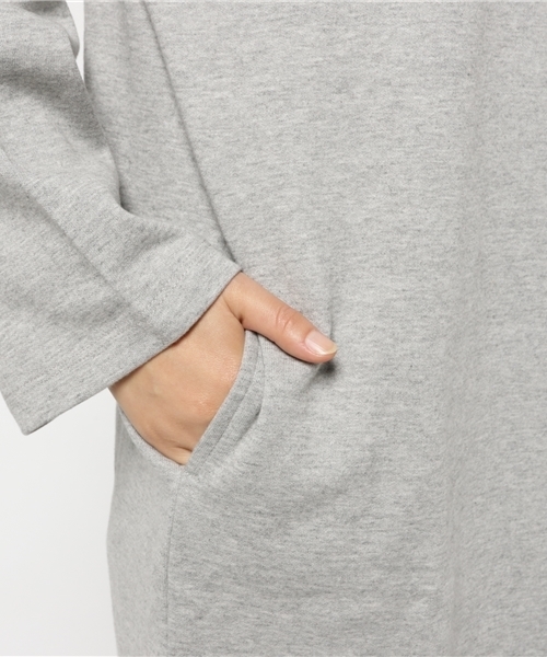 MOUSSY（マウジー）の「SLIT LONG HOODIE J（ワンピース・レディース・グリーン/トップグレー/ブラック・FREE）」の9枚目の写真