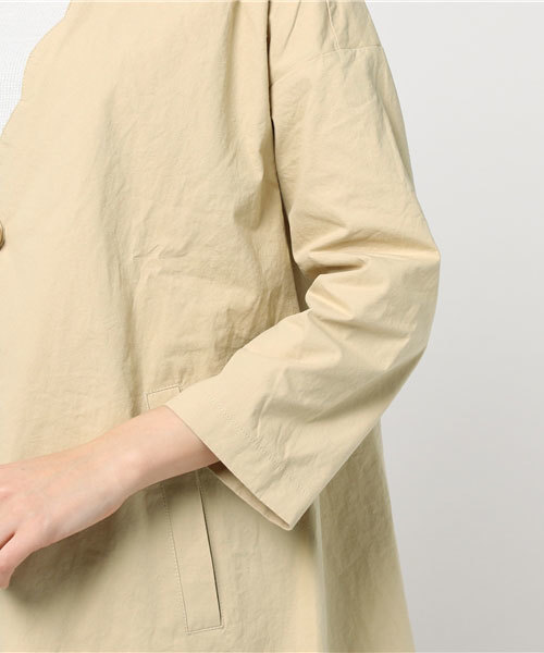 MERLOT（メルロー）の「スカラップV開きノーカラーコート5786（ノーカラージャケット・レディース・ベージュ/カーキ/ライトブルー・FREE）」の11枚目の写真