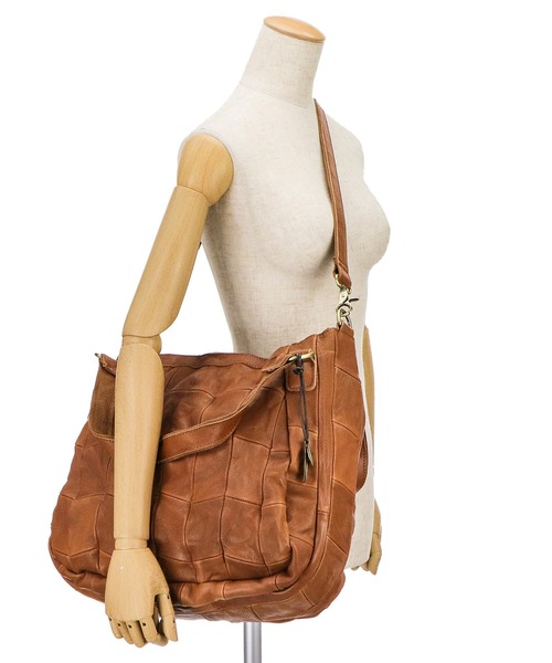 Le cheval aile（シュヴァルエレ）の「Le cheval aile rapiecage シュバル エレ ラピエサージュ  2WAYトートバッグ（ショルダーバッグ・レディース・ブラック/チョコ/キャメル・FREE）」の13枚目の写真