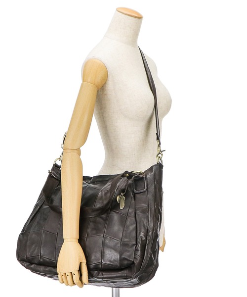 Le cheval aile（シュヴァルエレ）の「Le cheval aile rapiecage シュバル エレ ラピエサージュ  2WAYトートバッグ（ショルダーバッグ・レディース・ブラック/チョコ/キャメル・FREE）」の19枚目の写真