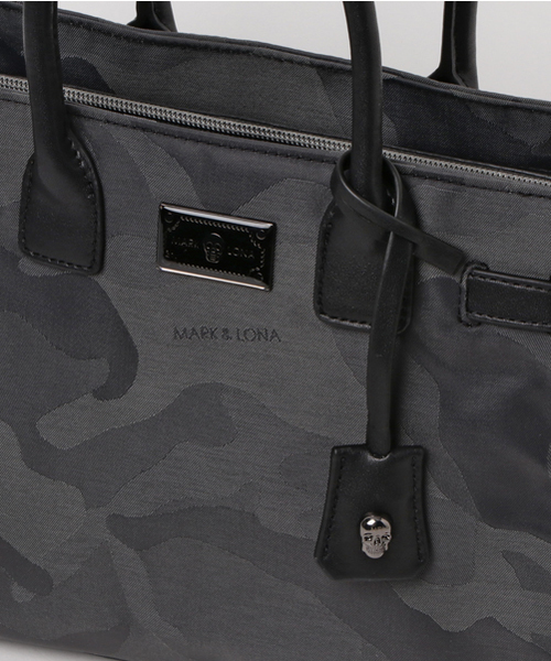 MARK & LONA（マークアンドロナ）の「Signature Camo Jane Bag