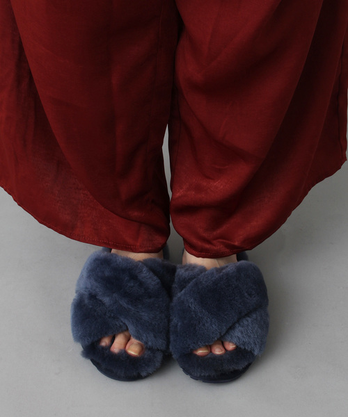 EMU Australia（エミューオーストラリア）の「【emu】MAYBERRY ファー サンダル（サンダル・レディース・ピンク/マスタード/ブルー系その他/レッド系その他/オリーブ/ピンク系その他/ベージュ/ブラック/チャコールグレー/ネイビー/ターコイズブルー/グレー/ブラウン系その他・23cm/24cm/25cm/8/7/6/5/26cm/22cm/9）」の7枚目の写真