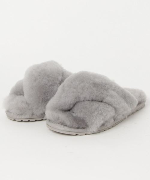 EMU Australia（エミューオーストラリア）の「【emu】MAYBERRY ファー サンダル（サンダル・レディース・ピンク/マスタード/ブルー系その他/レッド系その他/オリーブ/ピンク系その他/ベージュ/ブラック/チャコールグレー/ネイビー/ターコイズブルー/グレー/ブラウン系その他・23cm/24cm/25cm/8/7/6/5/26cm/22cm/9）」の3枚目の写真