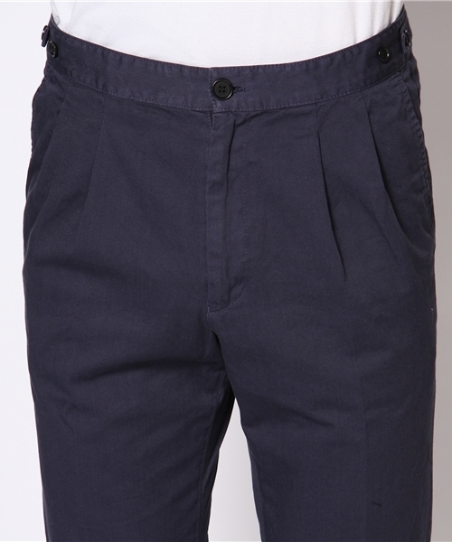 KATHARINE HAMNETT LONDON （キャサリンハムネットロンドン）の「アーカイブタックトラウザーズ（スラックス・メンズ・オフホワイト/ネイビー・LARGE/MEDIUM）」の5枚目の写真