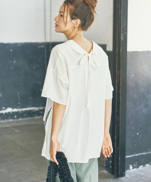 earth music&ecology(アースミュージックアンドエコロジー)の「・バックリボンスキッパーシャツ(シャツ/ブラウス・レディース・ブルー系その他/グレー系その他3/オフホワイト/ライトベージュ・FREE)」の1枚目の写真