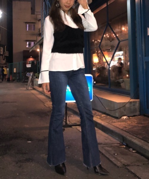 EGOIST（エゴイスト）の「slimフレア切替デニムパンツ（デニムパンツ・レディース・ブラック/ネイビー/ブルー・SMALL/MEDIUM/X-SMALL）」の12枚目の写真