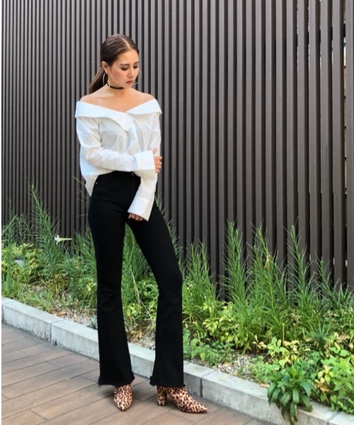 EGOIST（エゴイスト）の「slimフレア切替デニムパンツ（デニムパンツ・レディース・ブラック/ネイビー/ブルー・SMALL/MEDIUM/X-SMALL）」の11枚目の写真