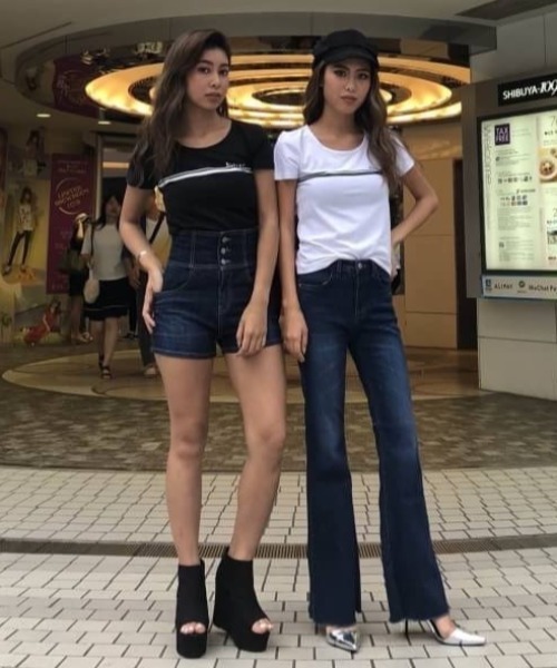 EGOIST（エゴイスト）の「slimフレア切替デニムパンツ（デニムパンツ・レディース・ブラック/ネイビー/ブルー・SMALL/MEDIUM/X-SMALL）」の14枚目の写真