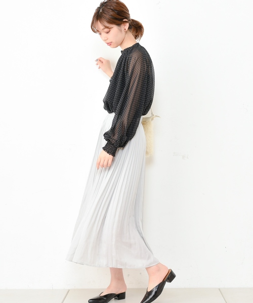 natural couture(ナチュラルクチュール)の「消しプリーツサテンスカート(スカート・レディース・ブラック/ブルー/ミント/キャメル・FREE)」の7枚目の写真