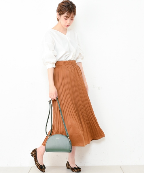 natural couture(ナチュラルクチュール)の「消しプリーツサテンスカート(スカート・レディース・ブラック/ブルー/ミント/キャメル・FREE)」の11枚目の写真
