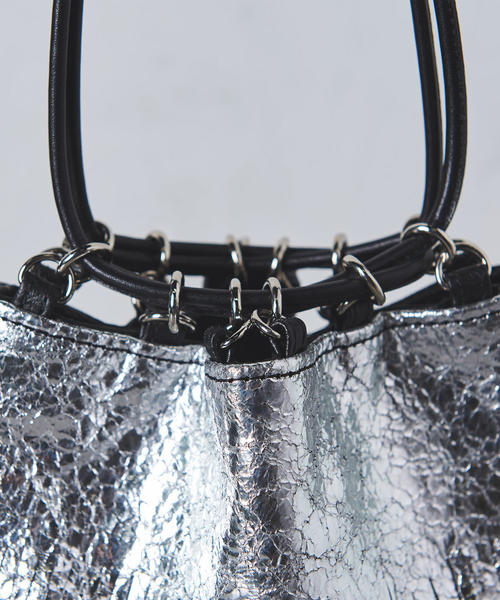 5525gallery×PORTER（ゴーゴーニーゴーギャラリーカケルポーター）の「別注＜5525gallery×PORTER（5525ギャラリー×ポーター）＞フリンジ コンビ ポーチ（ショルダーバッグ・レディース・シルバー・FREE）」の6枚目の写真