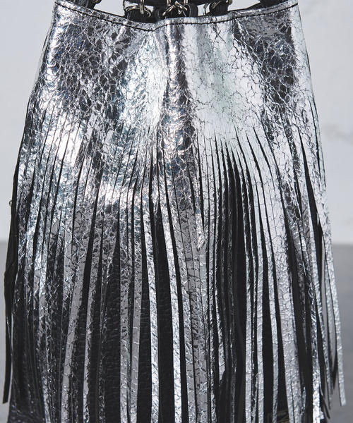 5525gallery×PORTER（ゴーゴーニーゴーギャラリーカケルポーター）の「別注＜5525gallery×PORTER（5525ギャラリー×ポーター）＞フリンジ コンビ ポーチ（ショルダーバッグ・レディース・シルバー・FREE）」の8枚目の写真