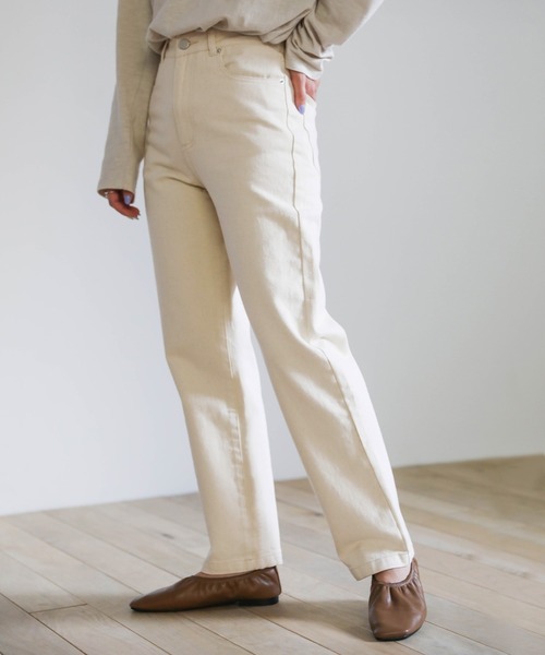 select MOCA(セレクトモカ)の「デニムテーパードパンツ(デニムパンツ・レディース・ブラック/ベージュ/ブラウン/アイボリー・SMALL/MEDIUM)」の2枚目の写真