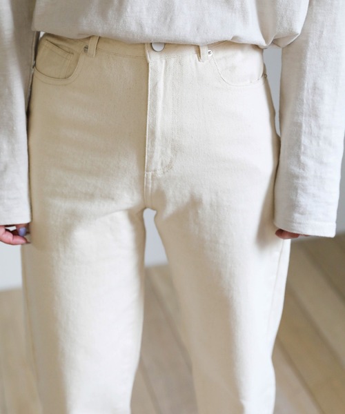 select MOCA(セレクトモカ)の「デニムテーパードパンツ(デニムパンツ・レディース・ブラック/ベージュ/ブラウン/アイボリー・SMALL/MEDIUM)」の12枚目の写真