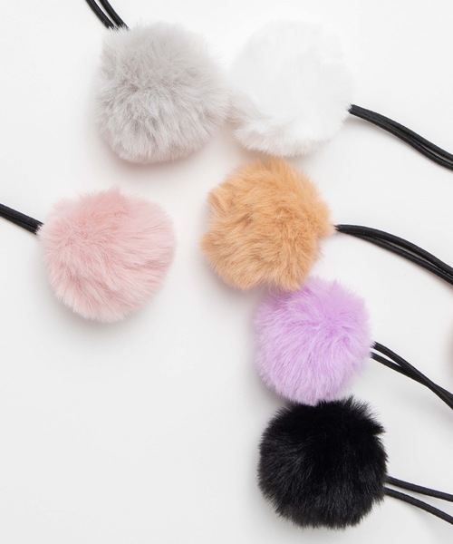 WEGO(ウィゴー)の「WEGO/【2点セット】ファーポンポンゴム(ヘアゴム・レディース・ホワイト/ブラック/グレー/ライトパープル/キャメル/ライトピンク・FREE)」の8枚目の写真
