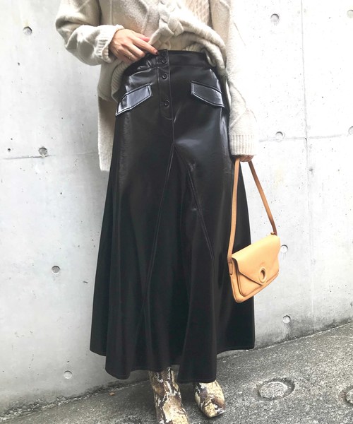 Ameri アメリ IRREGULAR FLARE LEATHER SKIRT Ameri（アメリ）の「IRREGULAR FLARE LEATHER SKIRT（スカート