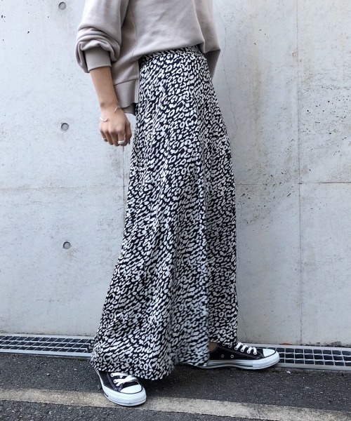 PAGEBOY（ページボーイ）の「レオパードセミフレアスカート（スカート・レディース・ブラック/オフホワイト・FREE）」の5枚目の写真