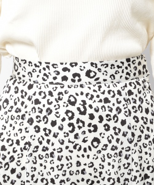 PAGEBOY（ページボーイ）の「レオパードセミフレアスカート（スカート・レディース・ブラック/オフホワイト・FREE）」の13枚目の写真