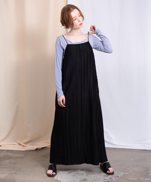 flowriri（フロウリリ）の「flowriri ランダムプリーツキャミワンピース（ワンピース・レディース・ライトブルー/ブラック/ベージュ・FREE）」の22枚目の写真