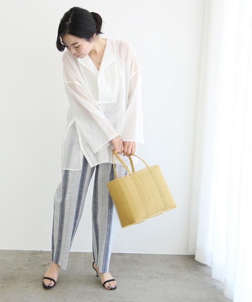 ADAM ET ROPE'(アダムエロペ)の「シアーブザムシャツ(シャツ/ブラウス・レディース・ホワイト/キャメル/ダークラベンダー・FREE)」の18枚目の写真