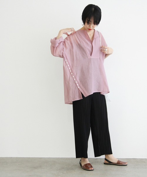 ADAM ET ROPE'(アダムエロペ)の「シアーブザムシャツ(シャツ/ブラウス・レディース・ホワイト/キャメル/ダークラベンダー・FREE)」の20枚目の写真