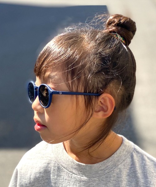 IZIPIZI（イジピジ）の「IZIPIZI/イジピジ PERMAMENT COLLECTION キッズ用サングラス（サングラス・キッズ・ブラック/ブルー/ブラウン/ネイビー/ピンク/グリーン/イエロー・ONE SIZE）」の4枚目の写真
