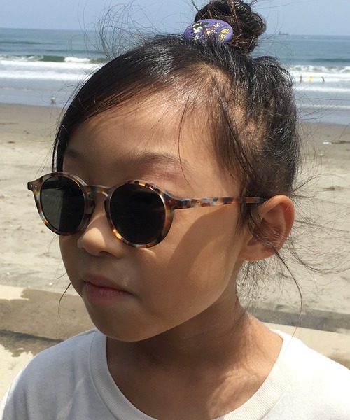 IZIPIZI（イジピジ）の「IZIPIZI/イジピジ PERMAMENT COLLECTION キッズ用サングラス（サングラス・キッズ・ブラック/ブルー/ブラウン/ネイビー/ピンク/グリーン/イエロー・ONE SIZE）」の18枚目の写真