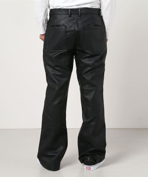 G.O.C（ジーオーシー）の「エコ レザー スリット フレアパンツ（その他