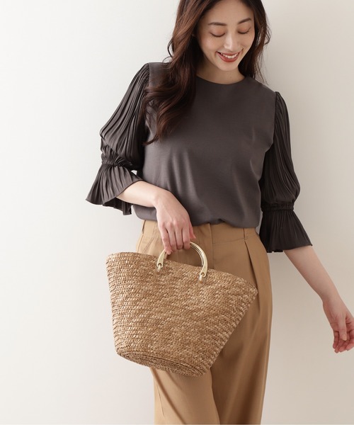 NATURAL BEAUTY BASIC（ナチュラルビューティーベーシック）の「メタルハンドルストロートート（かごバッグ・レディース・ベージュ/ブラック/オフホワイト・ﾌﾘ-）」の3枚目の写真