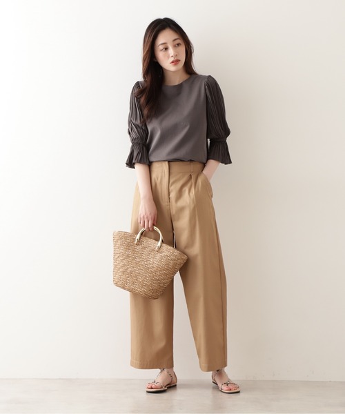 NATURAL BEAUTY BASIC（ナチュラルビューティーベーシック）の「メタルハンドルストロートート（かごバッグ・レディース・ベージュ/ブラック/オフホワイト・ﾌﾘ-）」の12枚目の写真