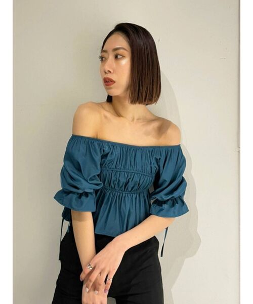 EMODA（エモダ）の「コンパクトギャザーショートトップ（シャツ/ブラウス・レディース・ブラック/ピンク/ブルー/アイボリー/ミント・FREE）」の4枚目の写真